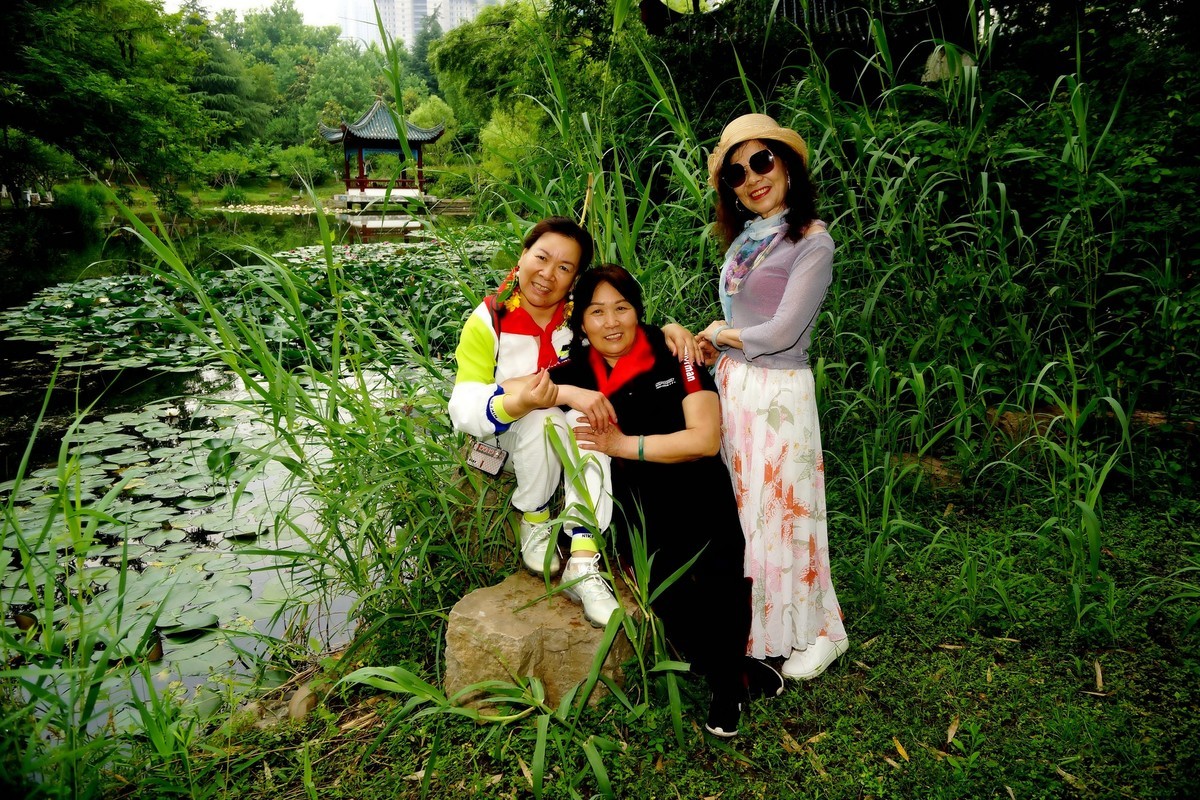 琴台公园的美女！