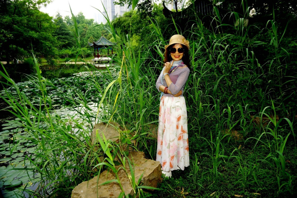 琴台公园的美女！