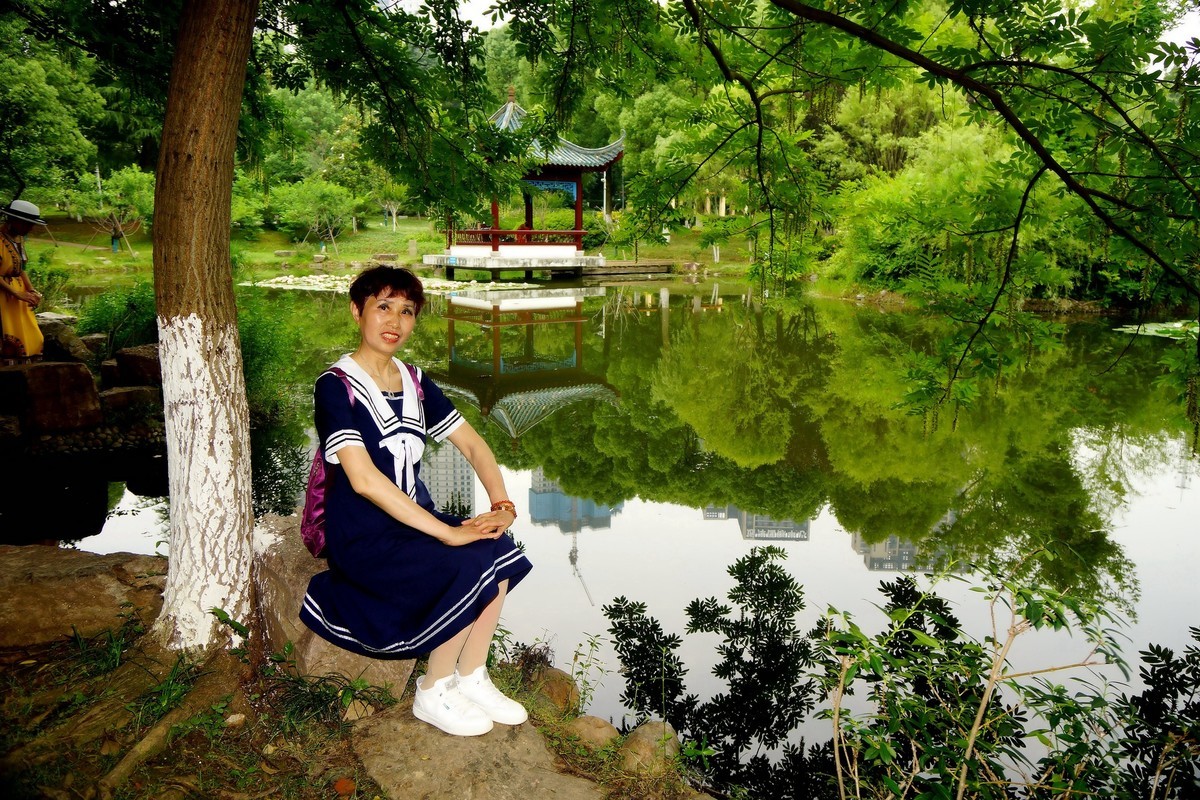 琴台公园的美女！