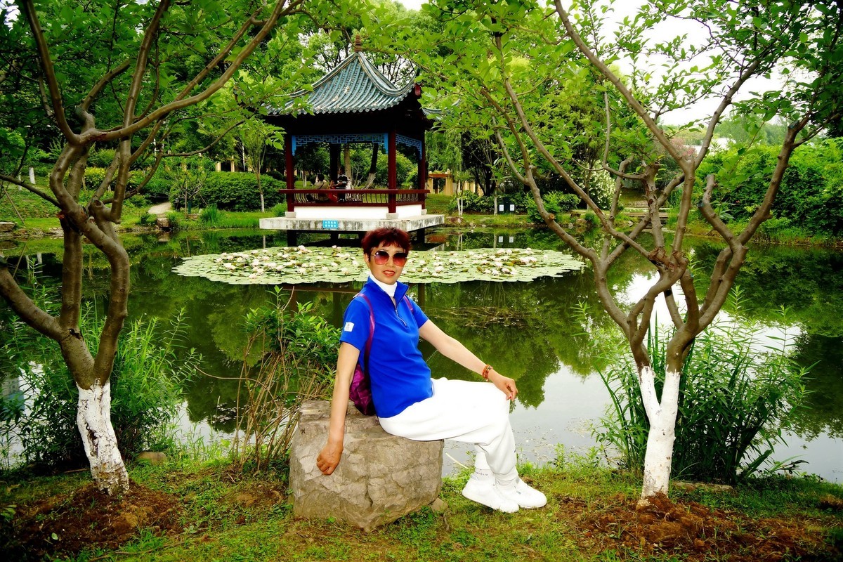 琴台公园的美女！