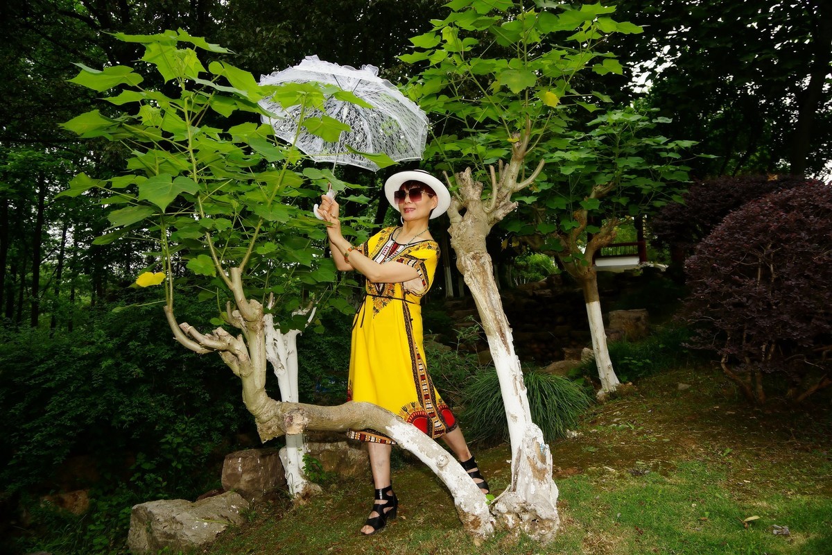 琴台公园的美女！