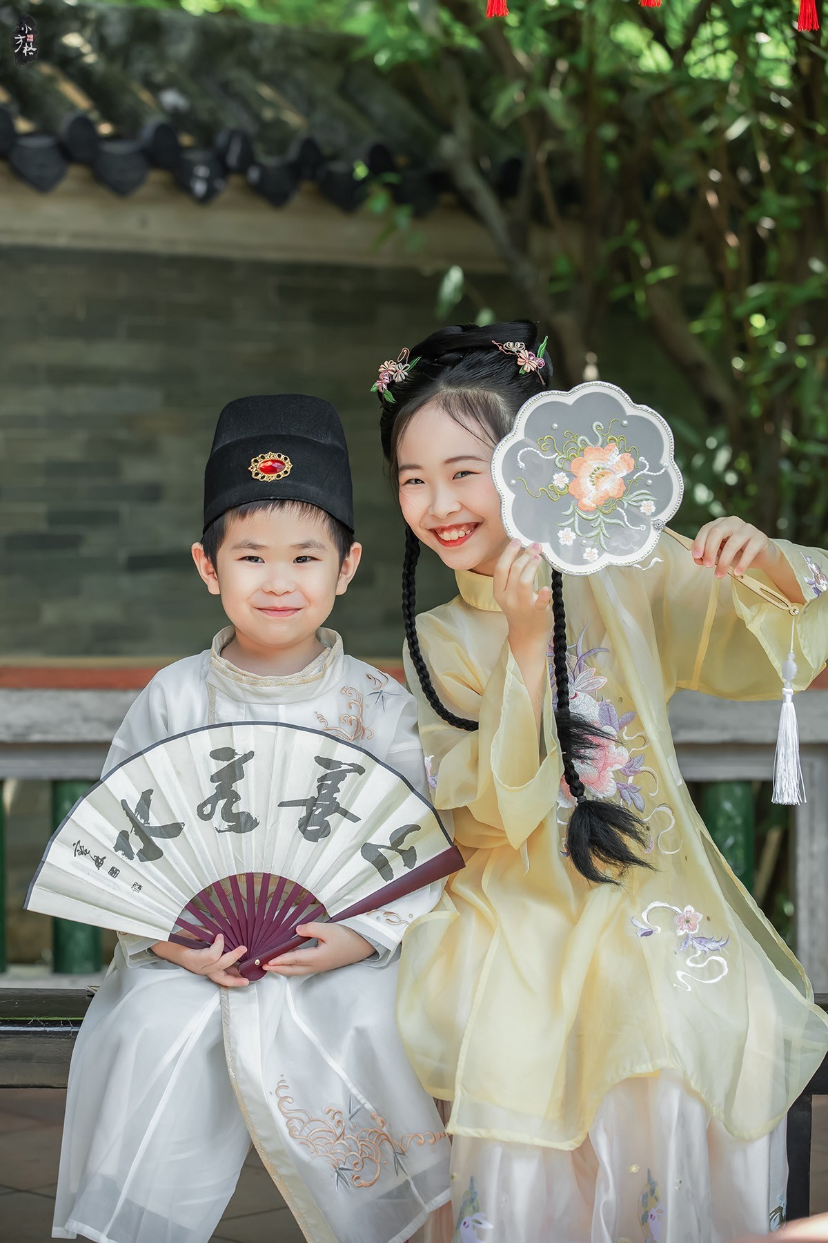 姐弟俩穿越回唐朝。