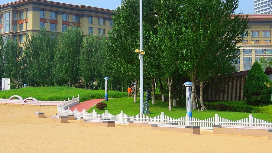 064【不老松：东戴河游纪】东戴诃金沙滩海滨玩夠了！打道回府80后漁家院吃海鲜去喽！