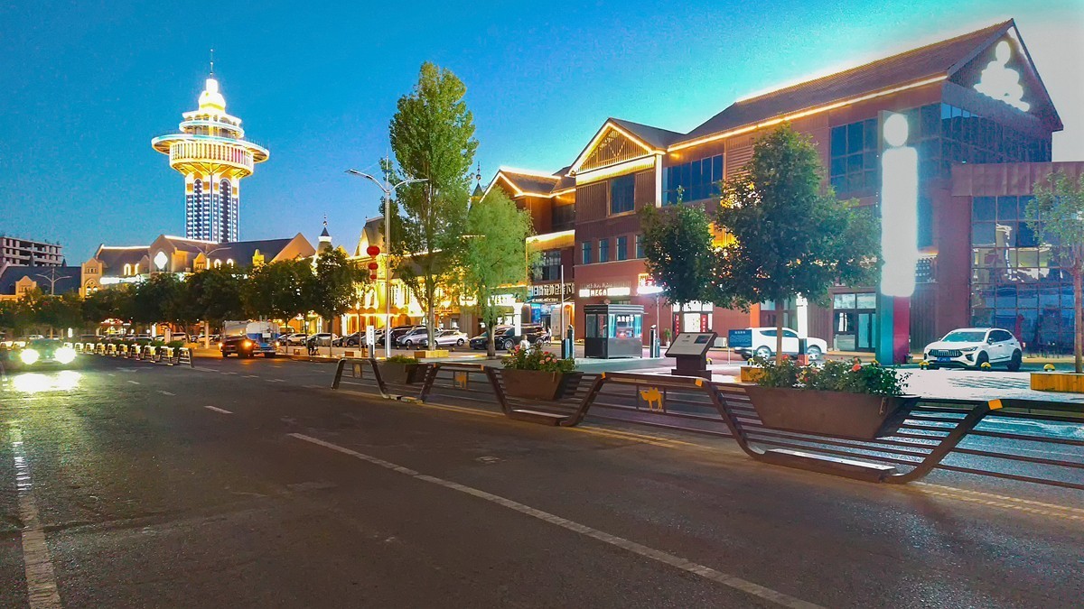 大美新疆骑游随拍——霍尔果斯夜景