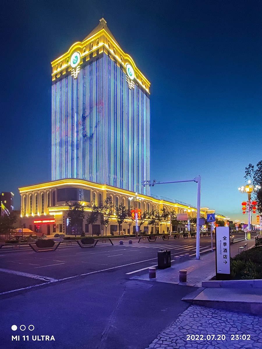 大美新疆骑游随拍——霍尔果斯夜景