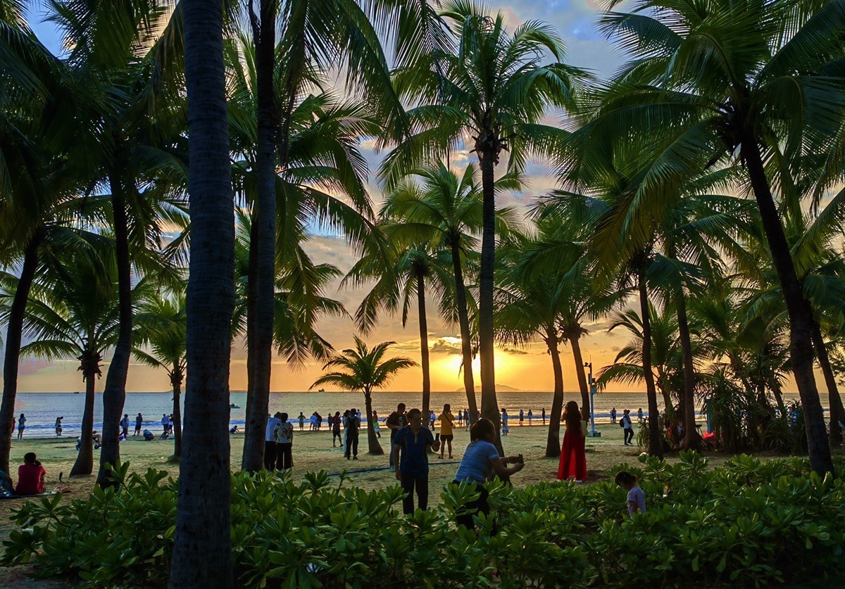 三亚椰梦长廊夕阳美231218(1)