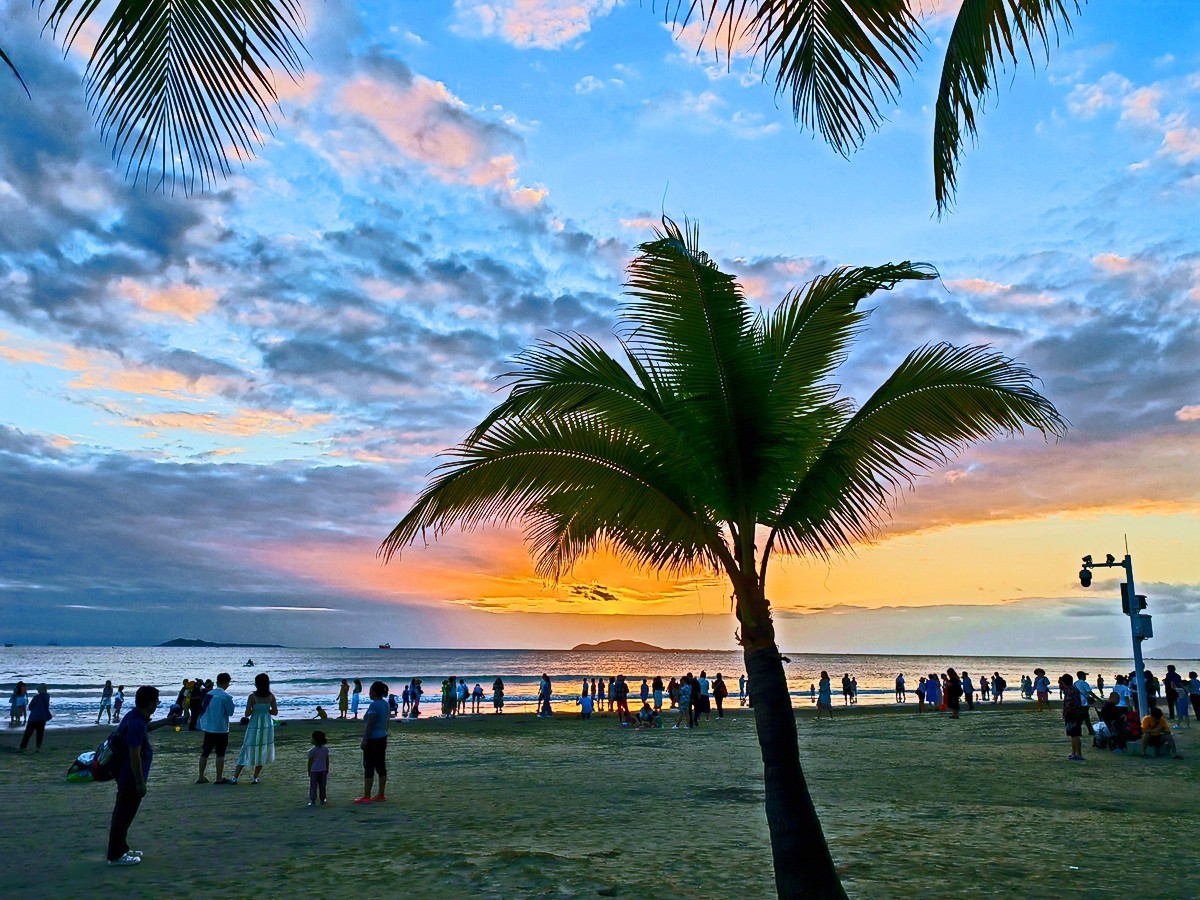 三亚椰梦长廊夕阳美231218(1)