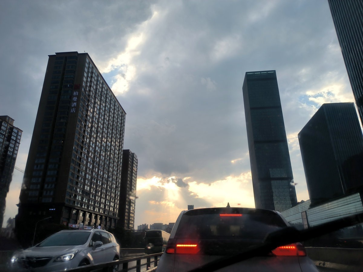 漫步星城 走街串巷（458）平凡的世界