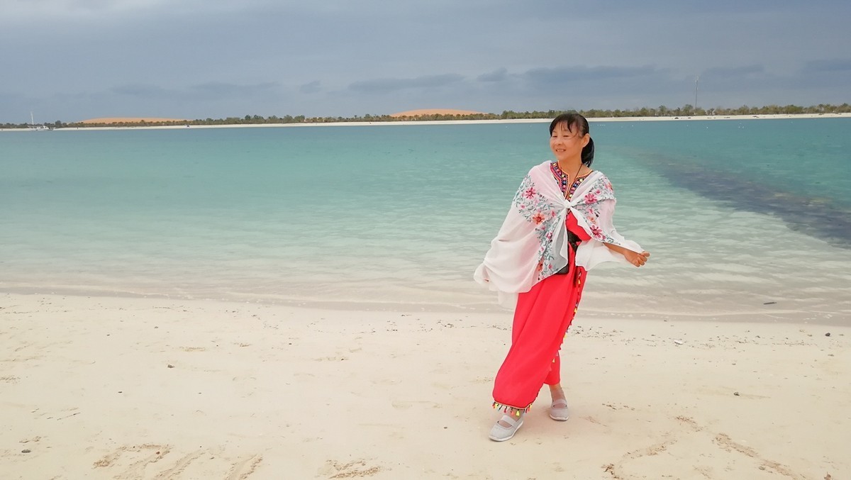 海滨留影（阿布扎比）