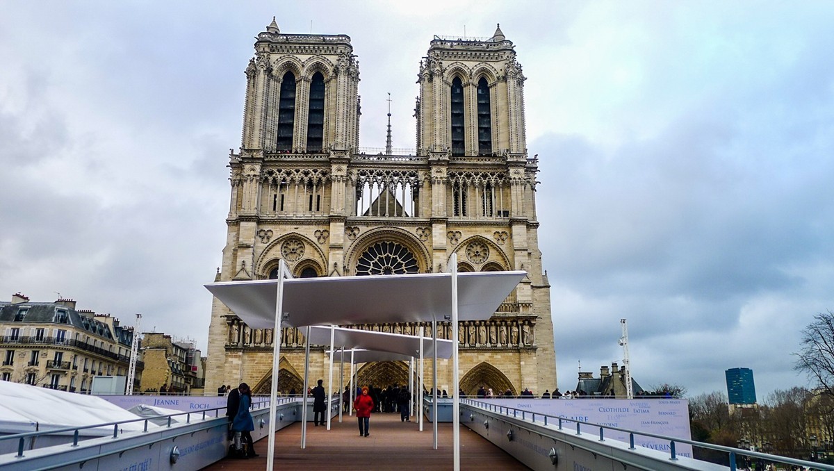 记忆“圣母大教堂”（巴黎）