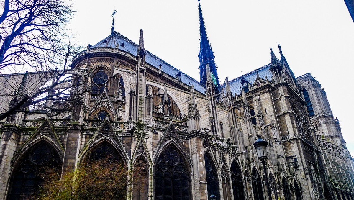 记忆“圣母大教堂”（巴黎）