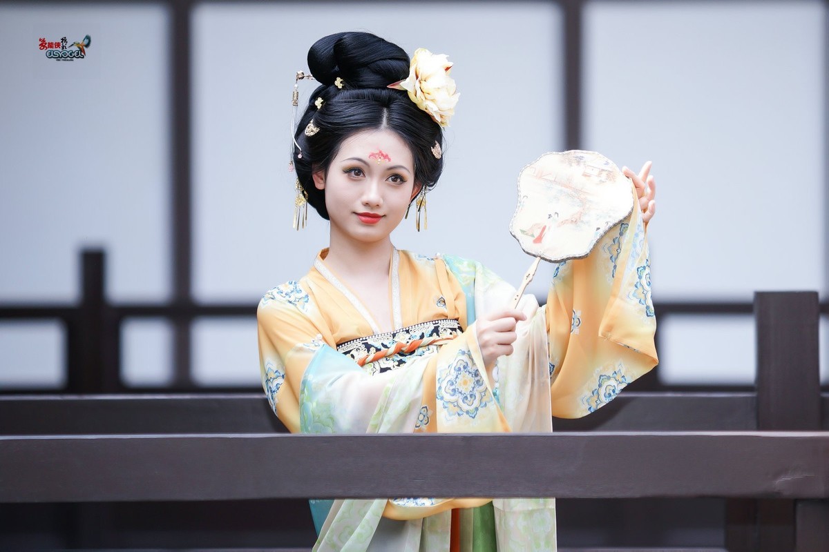 【唐风少女】---小覔