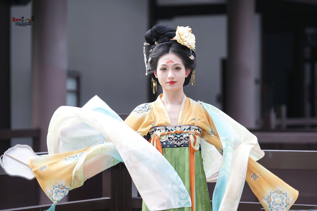 【唐风少女】---小覔