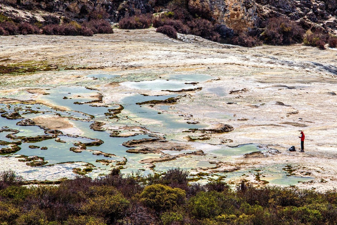 川西高原行摄--贡嘎山乡泉华滩【1】
