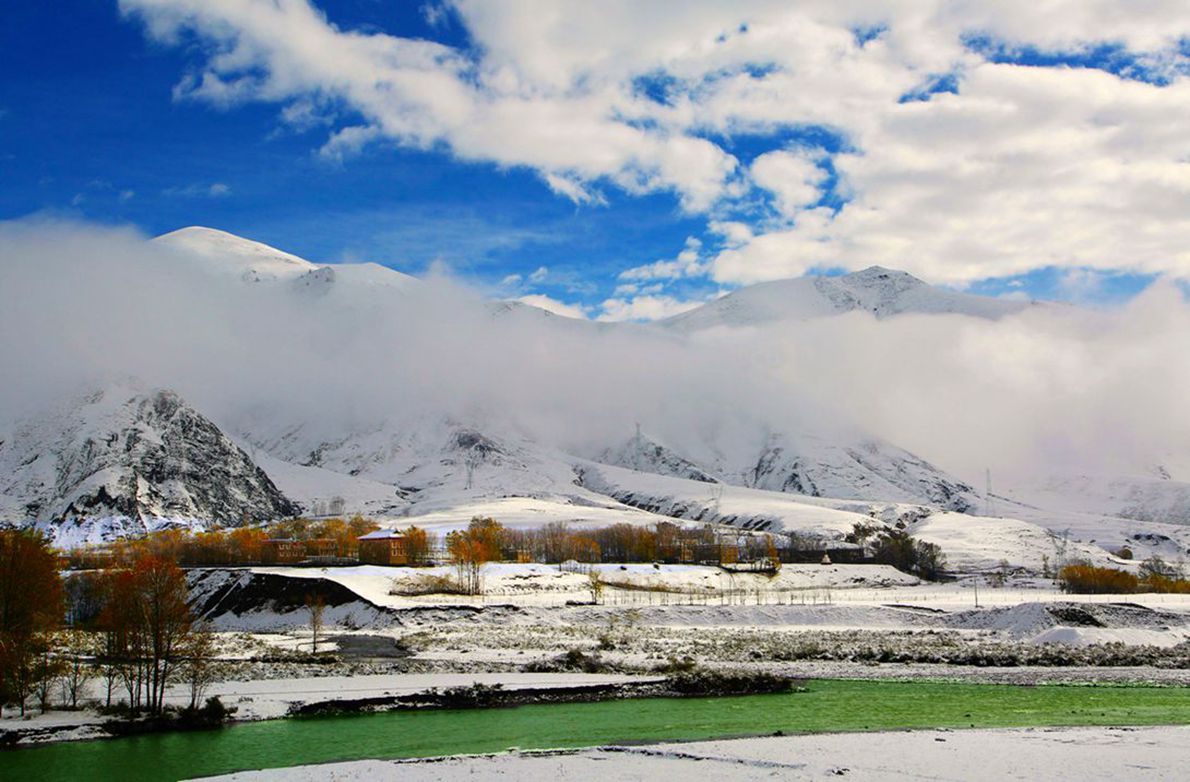 雪后天晴新都桥