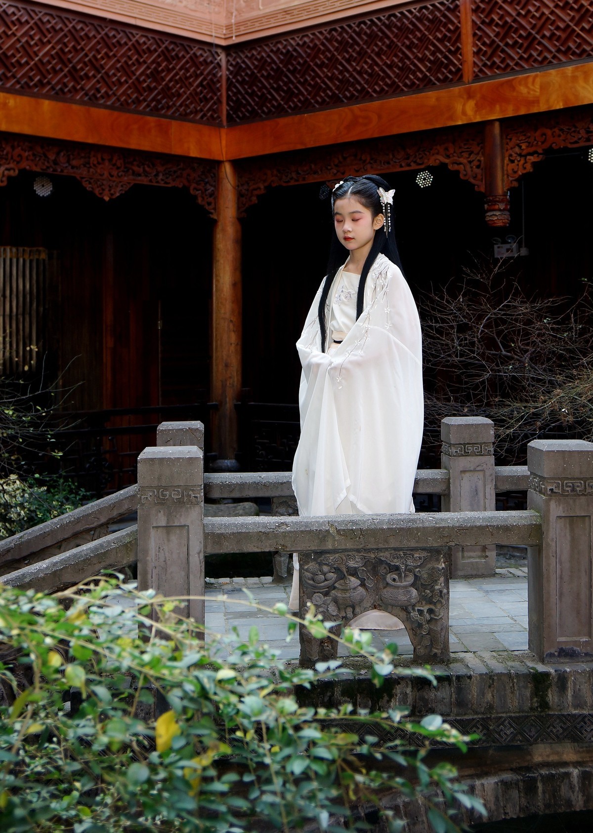汉口里古装的小美女