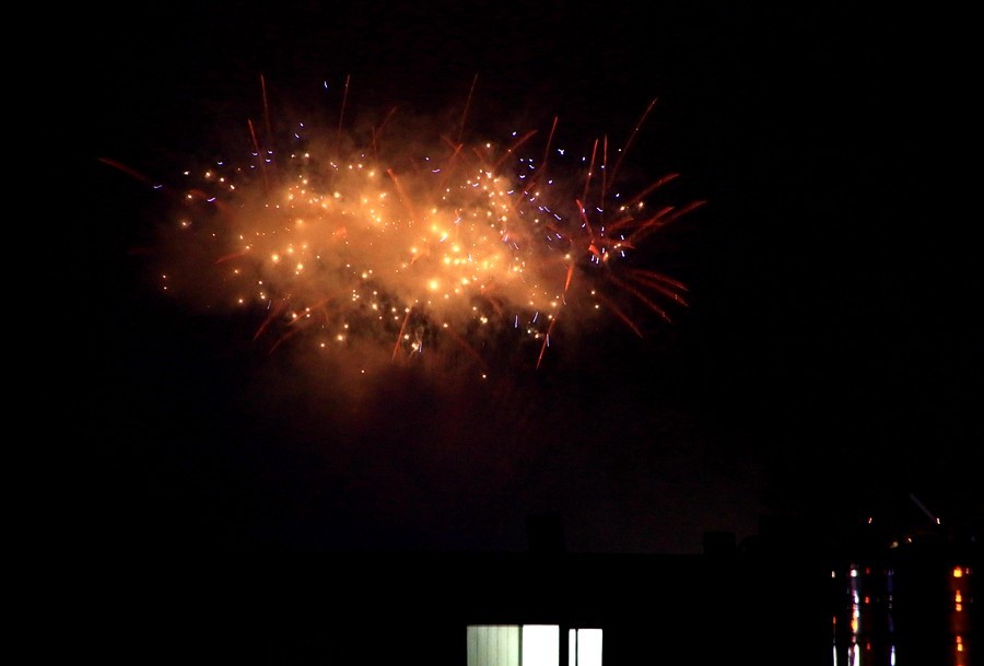 《不老松：纪实摄影》【大美河山系列报導】三游东戴河！ (22)在海边定时定点燃放焰花