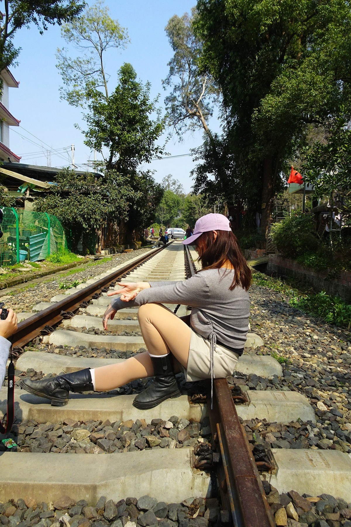 你从铁路线上走来