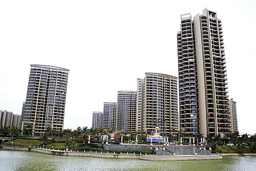 《不老松：忆海南游记》长島兰湾（01）环境优美，外有海景，内似花园。真是休闲养老之