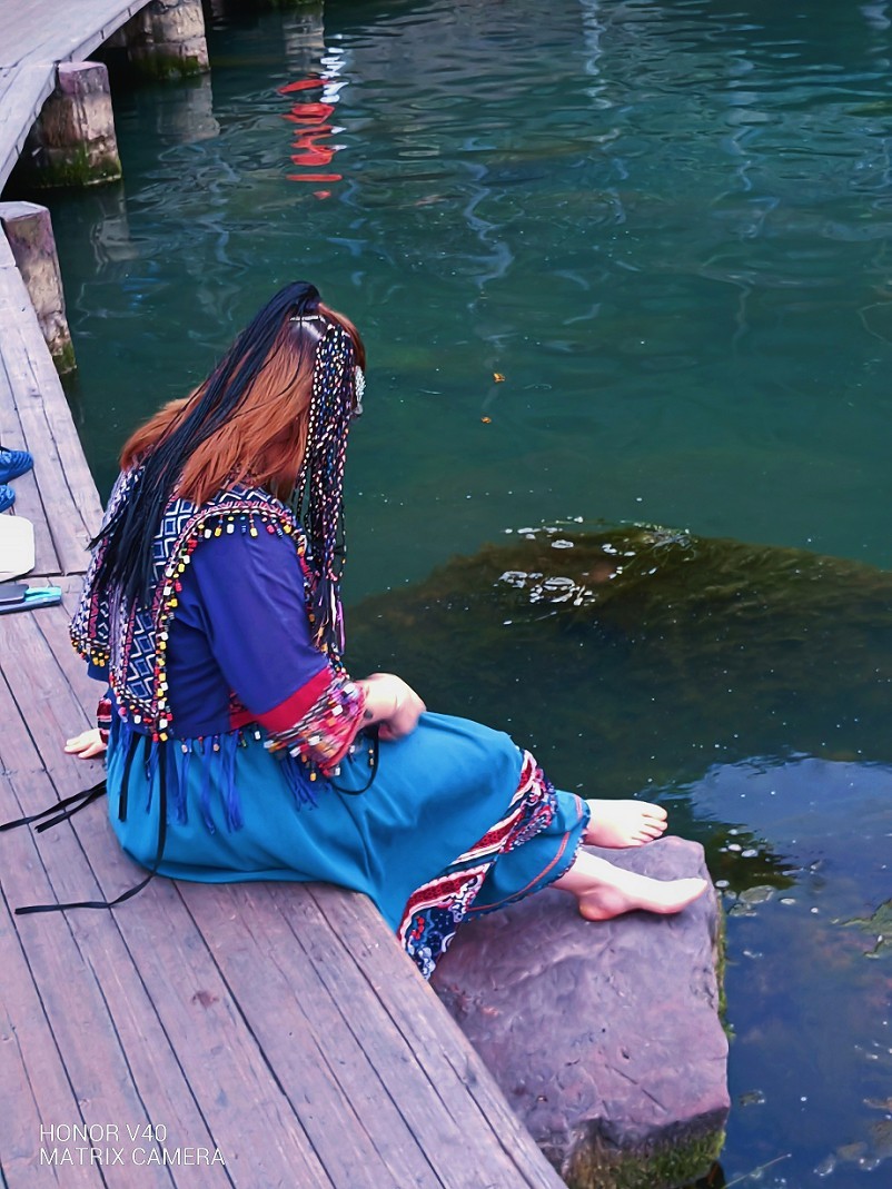 古人晕不会《抓拍美女》就不叫摄影！这是那个古人说的来？这里都不懂历史对吧！