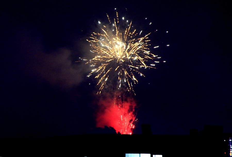 《不老松：纪实摄影》【大美河山系列报導】三游东戴河！ (22)在海边定时定点燃放焰花