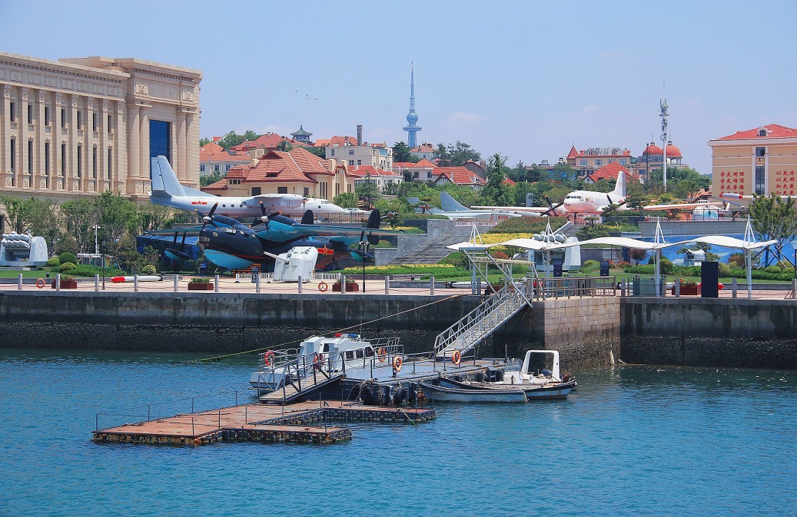 国庆周末特刊《岛城风景与节日里的美女》祝大家节日愉快！万事如意！