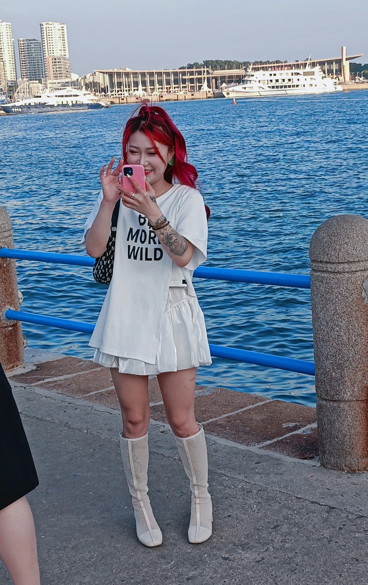 国庆周末特刊《岛城风景与节日里的美女》祝大家节日愉快！万事如意！