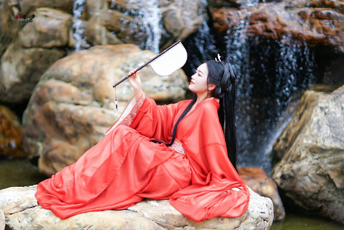 【古装战袍淑女】--广香