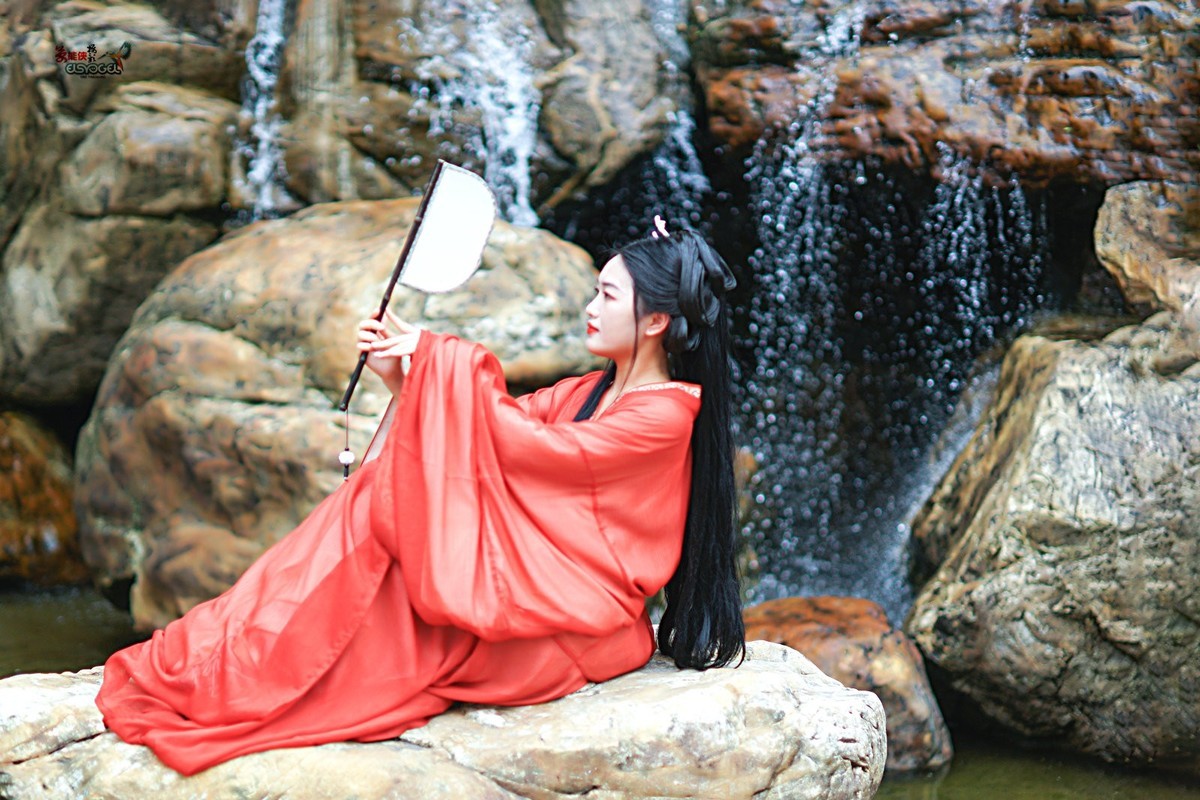 【古装战袍淑女】--广香