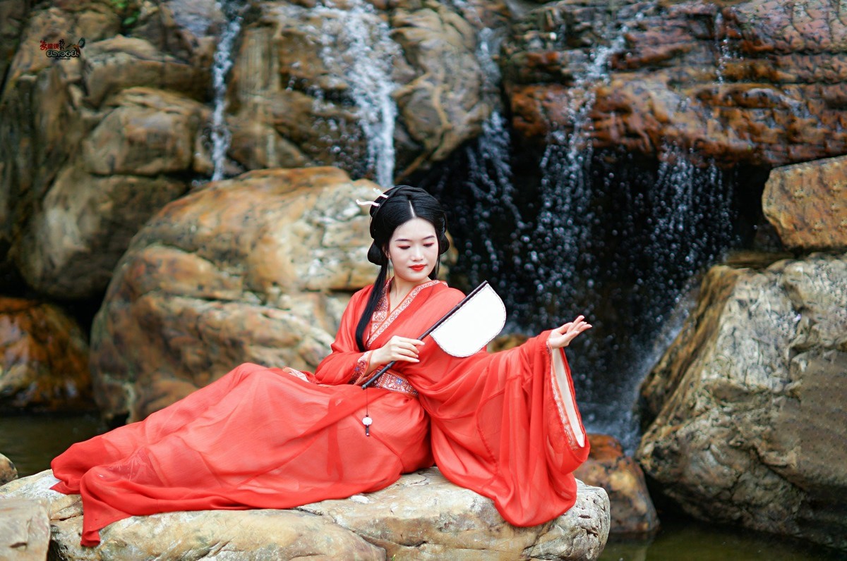 【古装战袍淑女】--广香