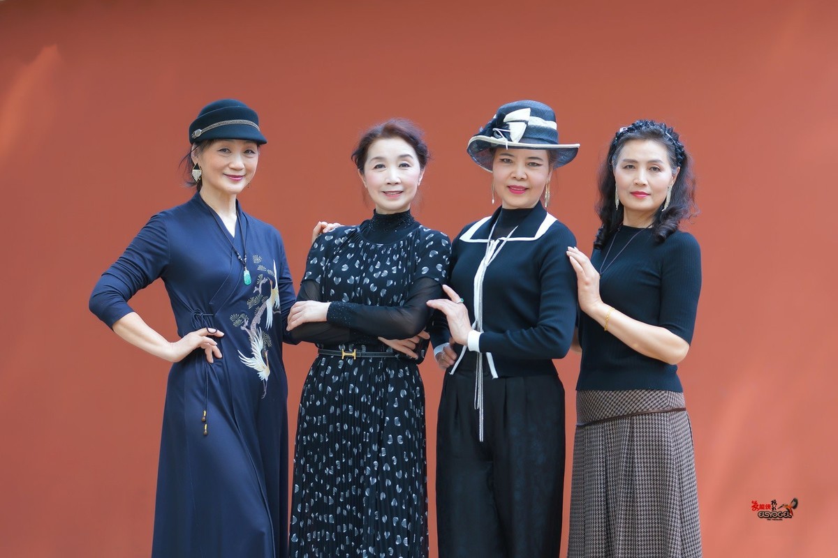 【春日红墙·四大美女】---梁祝、蝴蝶、英、弓长