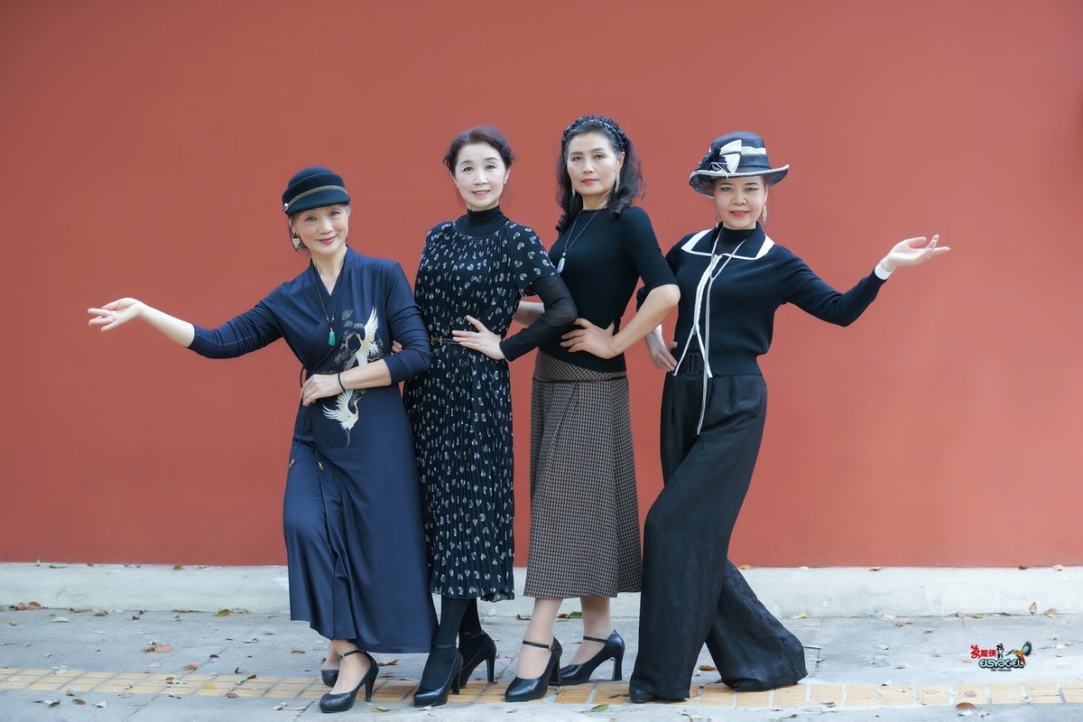 【春日红墙·四大美女】---梁祝、蝴蝶、英、弓长