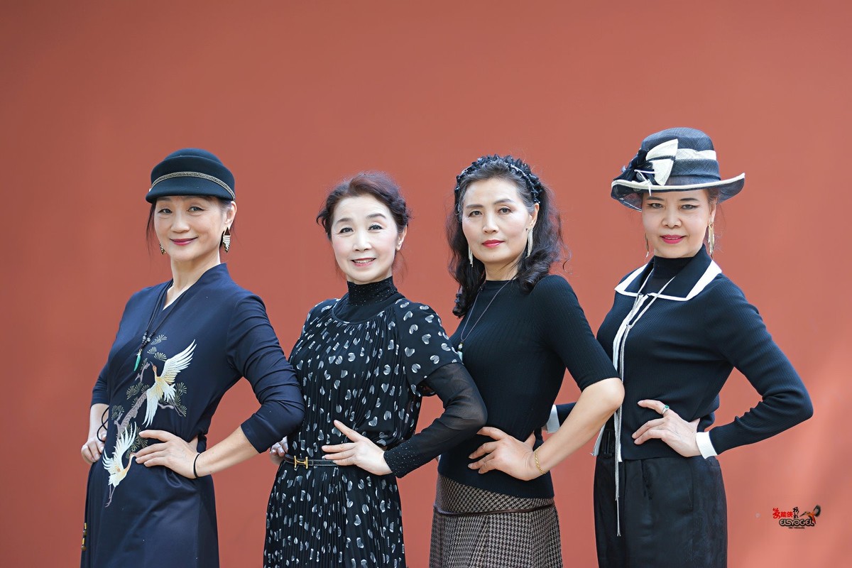 【春日红墙·四大美女】---梁祝、蝴蝶、英、弓长