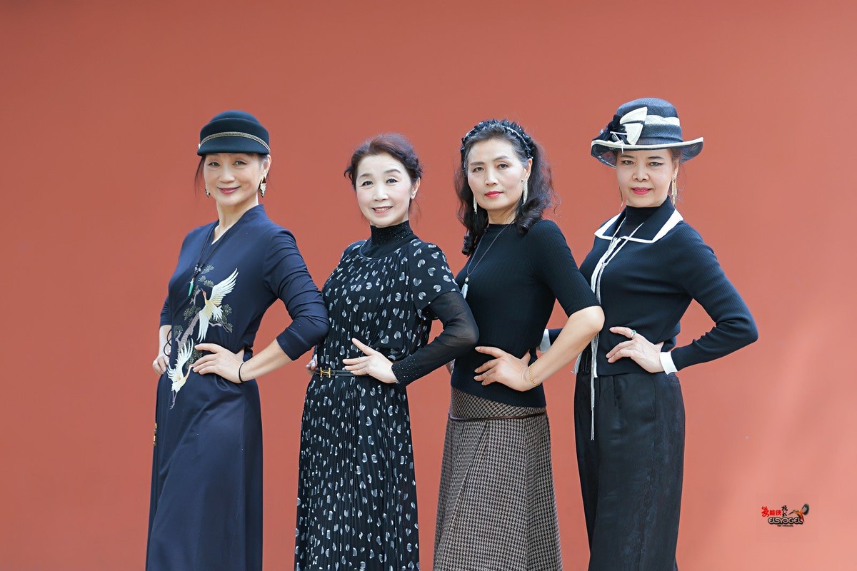 【春日红墙·四大美女】---梁祝、蝴蝶、英、弓长