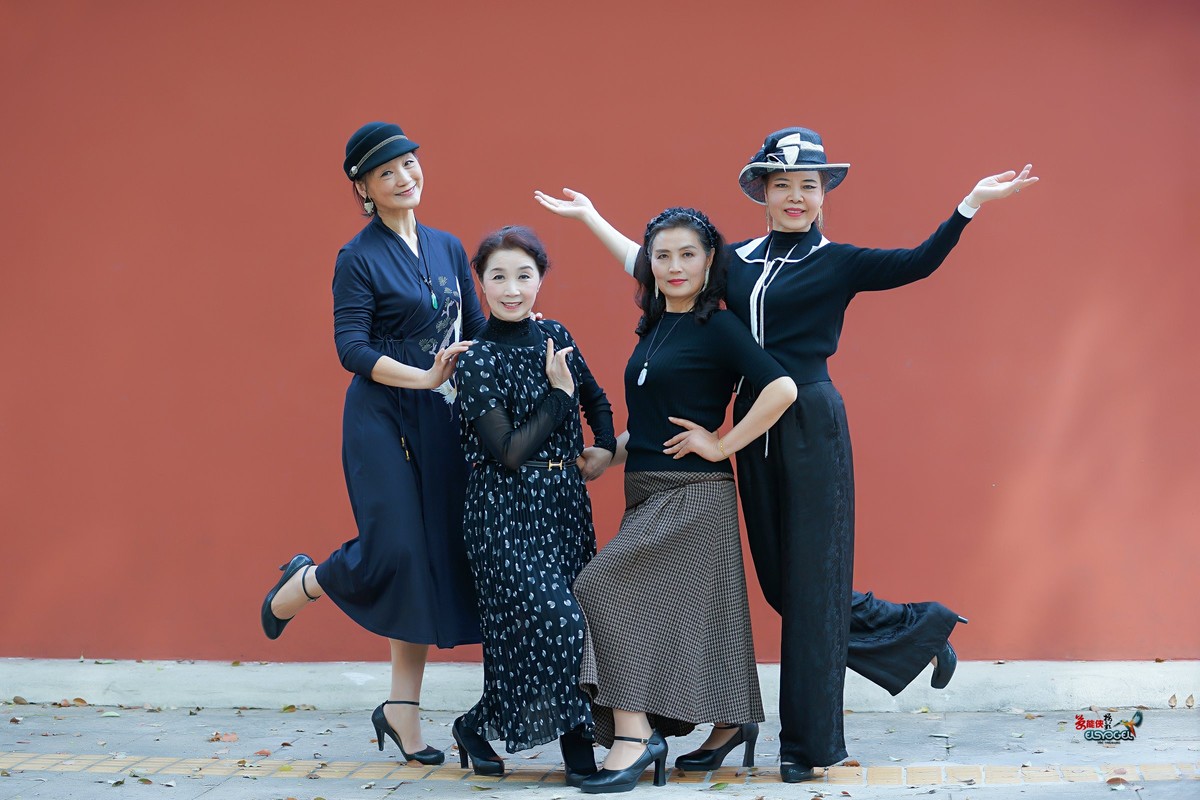 【春日红墙·四大美女】---梁祝、蝴蝶、英、弓长