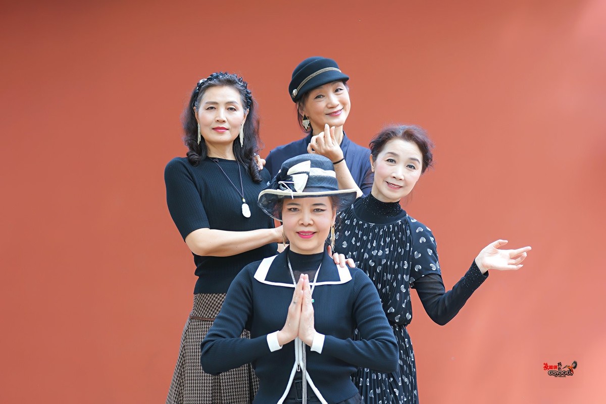 【春日红墙·四大美女】---梁祝、蝴蝶、英、弓长