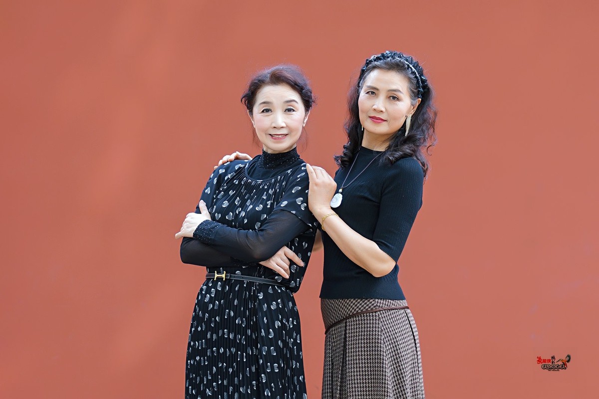 【春日红墙·四大美女】---梁祝、蝴蝶、英、弓长