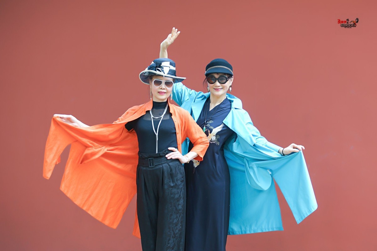 【春日红墙·四大美女】---梁祝、蝴蝶、英、弓长