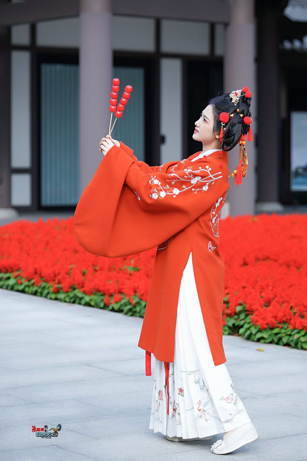 【春日财神少女】--- 半鹿