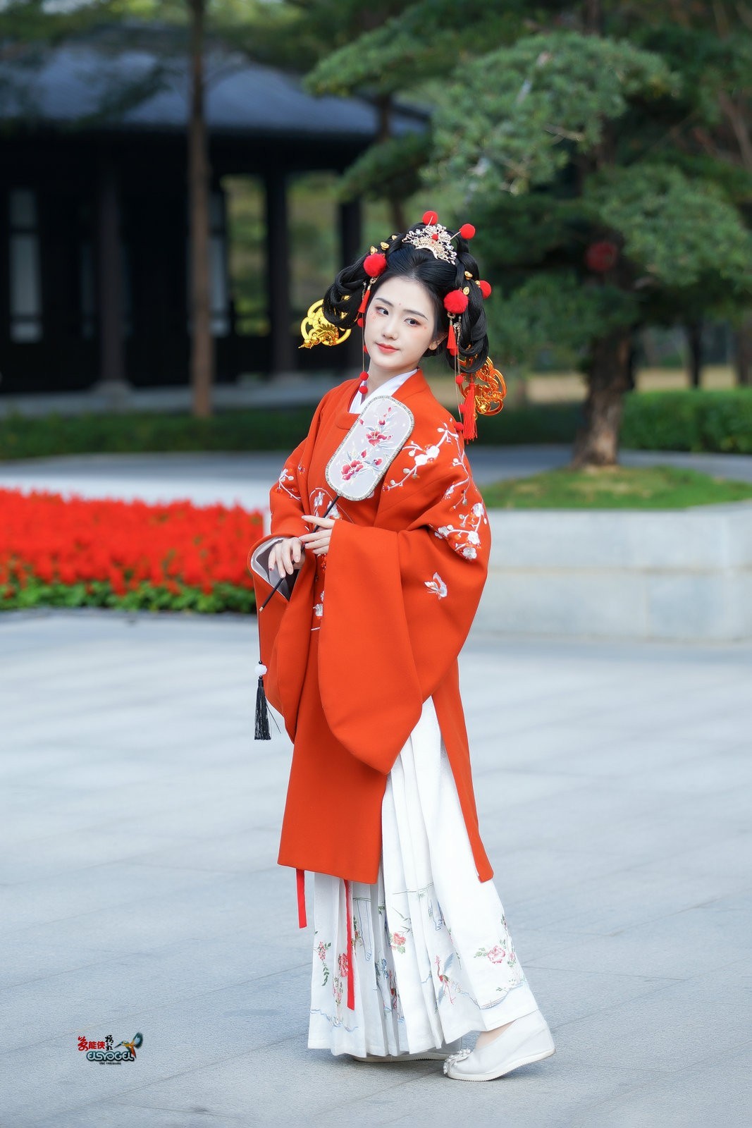 【春日财神少女】--- 半鹿