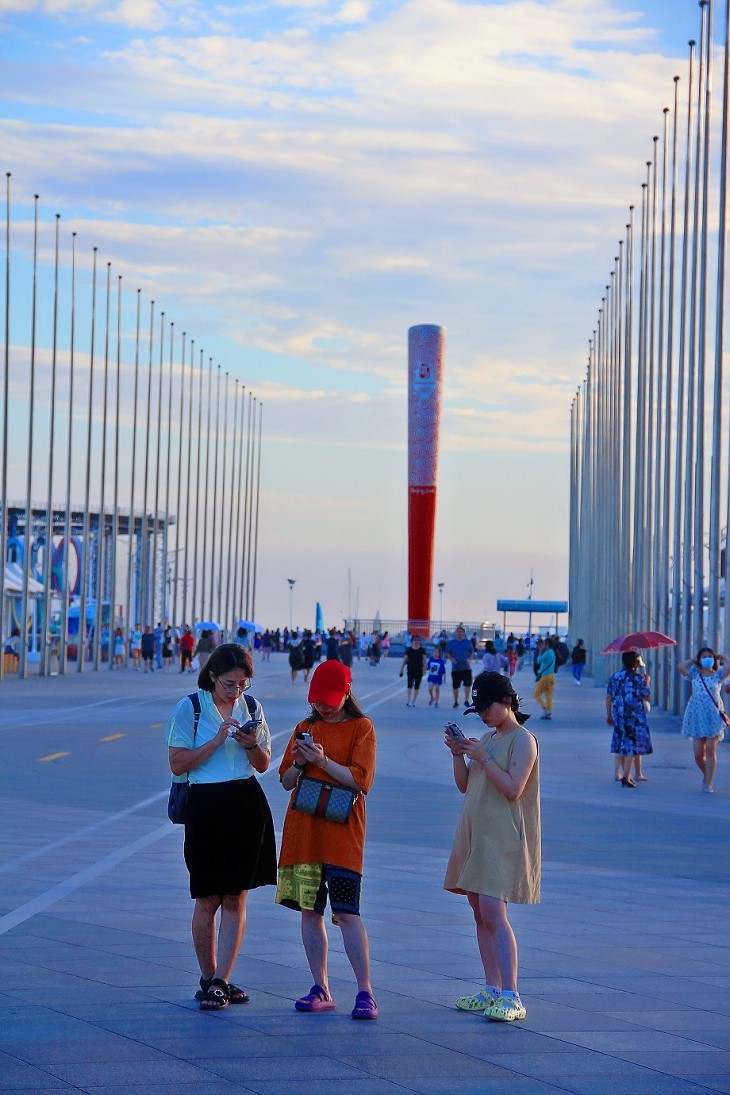 国庆周末特刊《岛城风景与节日里的美女》祝大家节日愉快！万事如意！