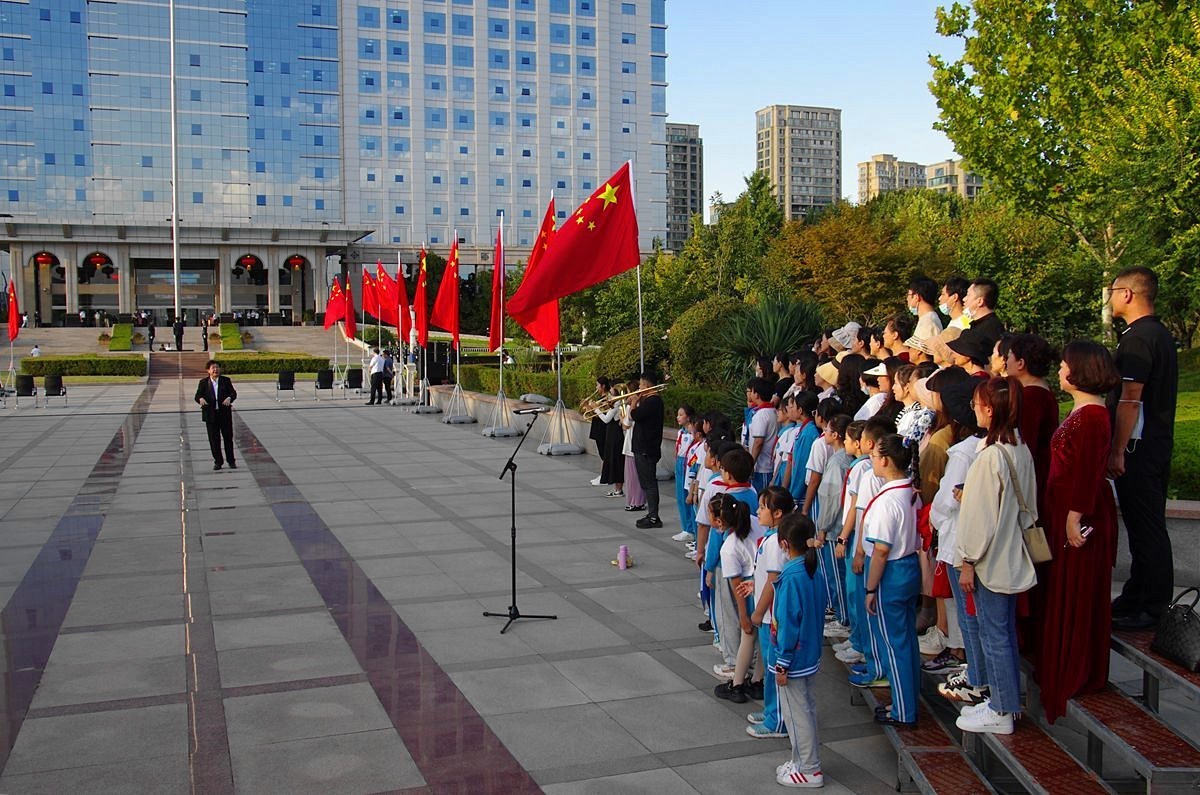 五星红旗迎风飘扬--20P