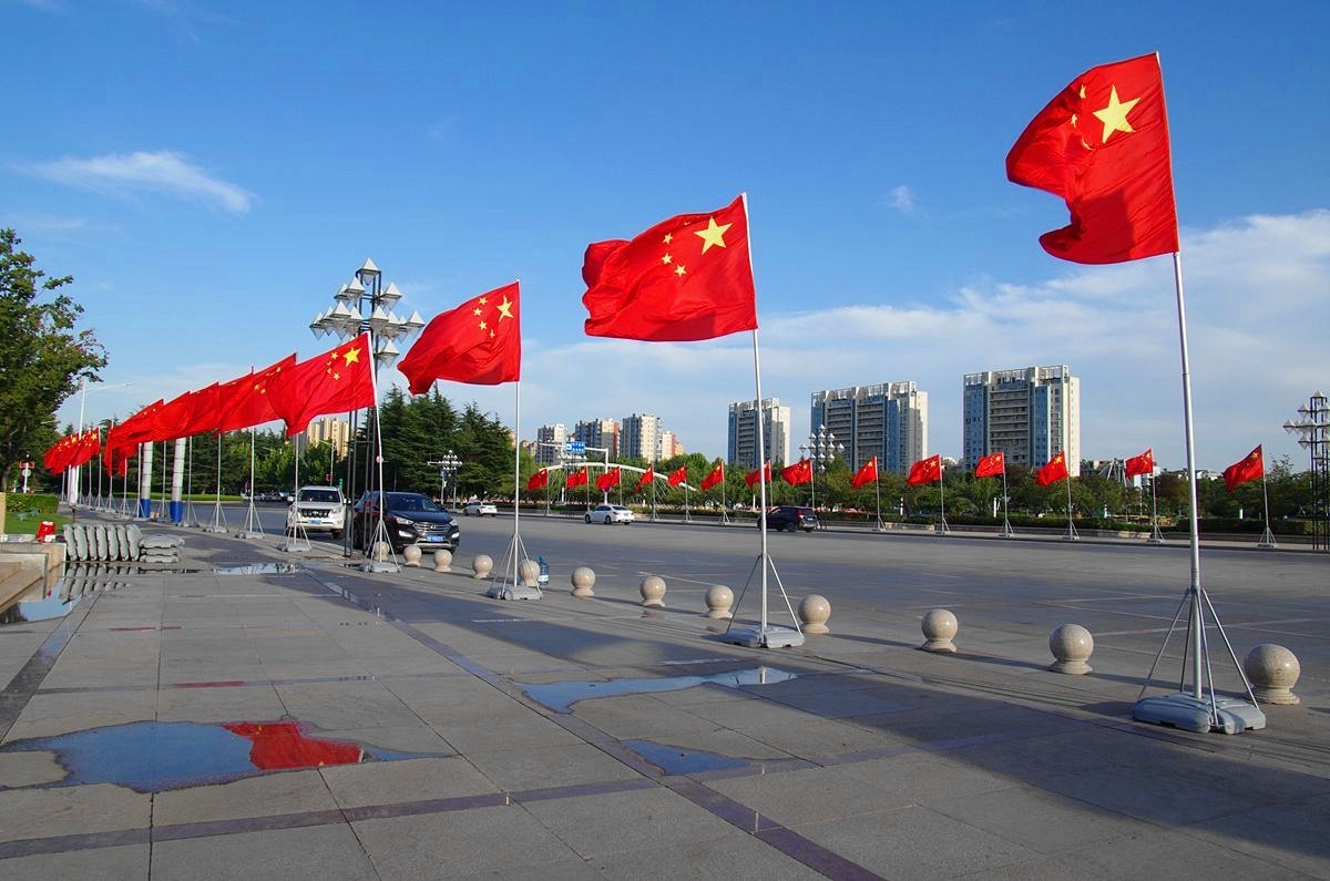 五星红旗迎风飘扬--20P