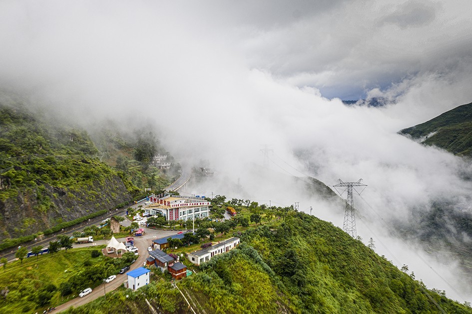 在建中的乌蒙山特大桥