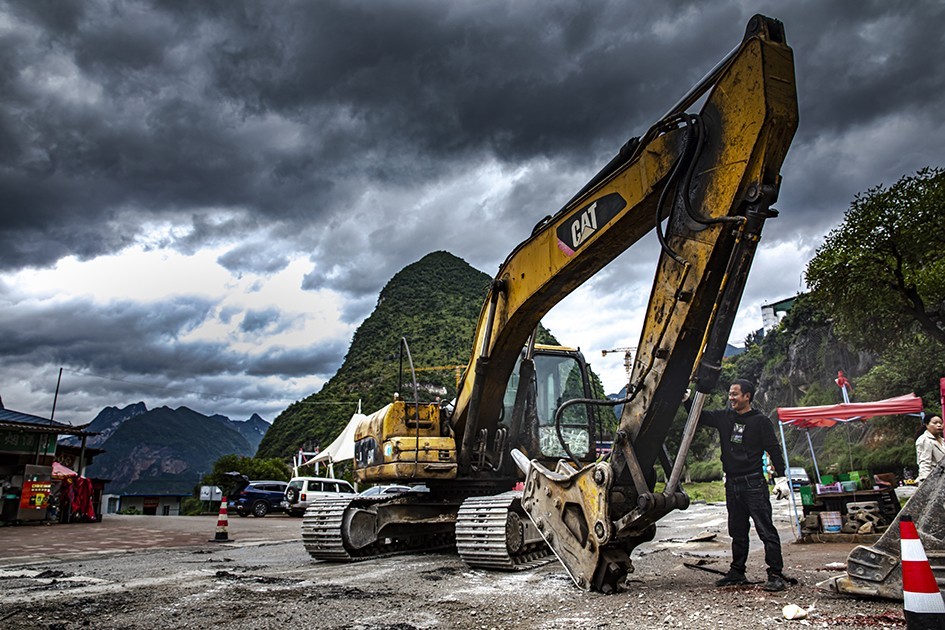 在建中的乌蒙山特大桥