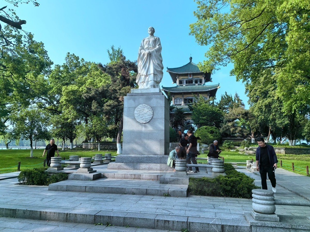 行吟阁*东湖听涛——武汉随笔