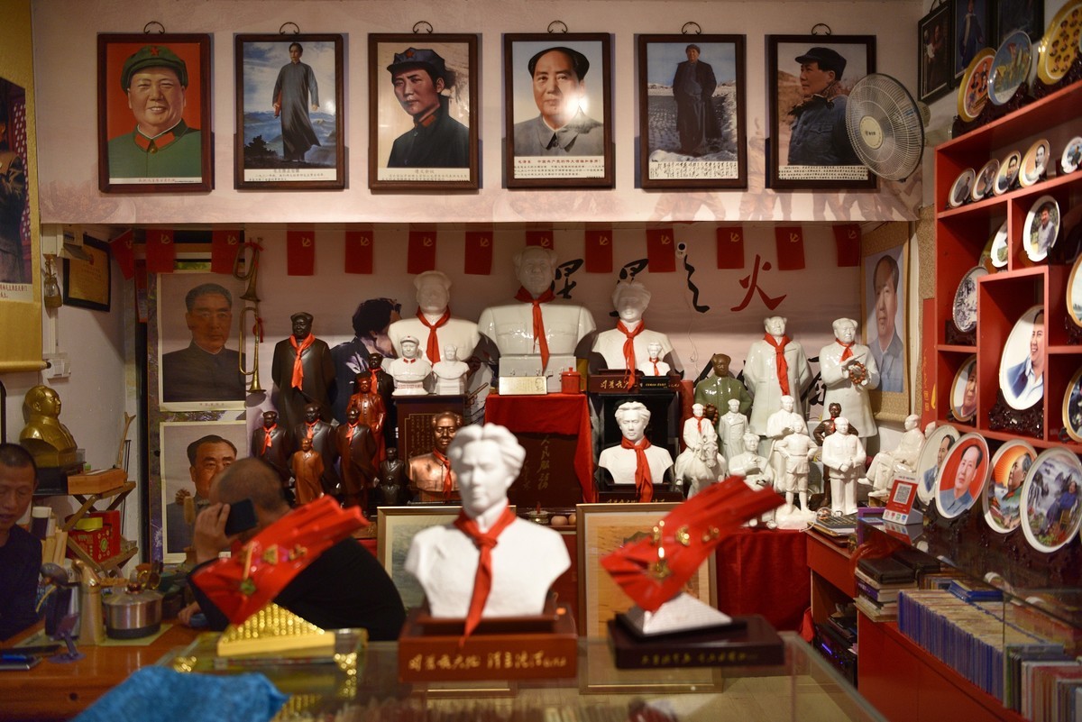 井冈山红色领袖雕像纪念品店-1