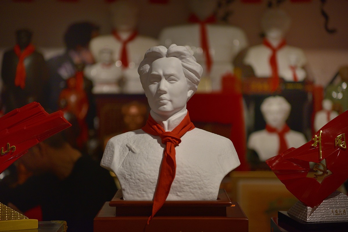 井冈山红色领袖雕像纪念品店-1