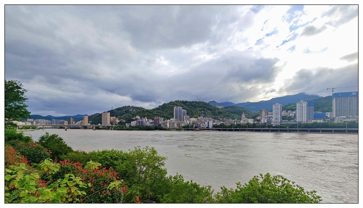 太鹤湖景色（蔚来手机随拍）