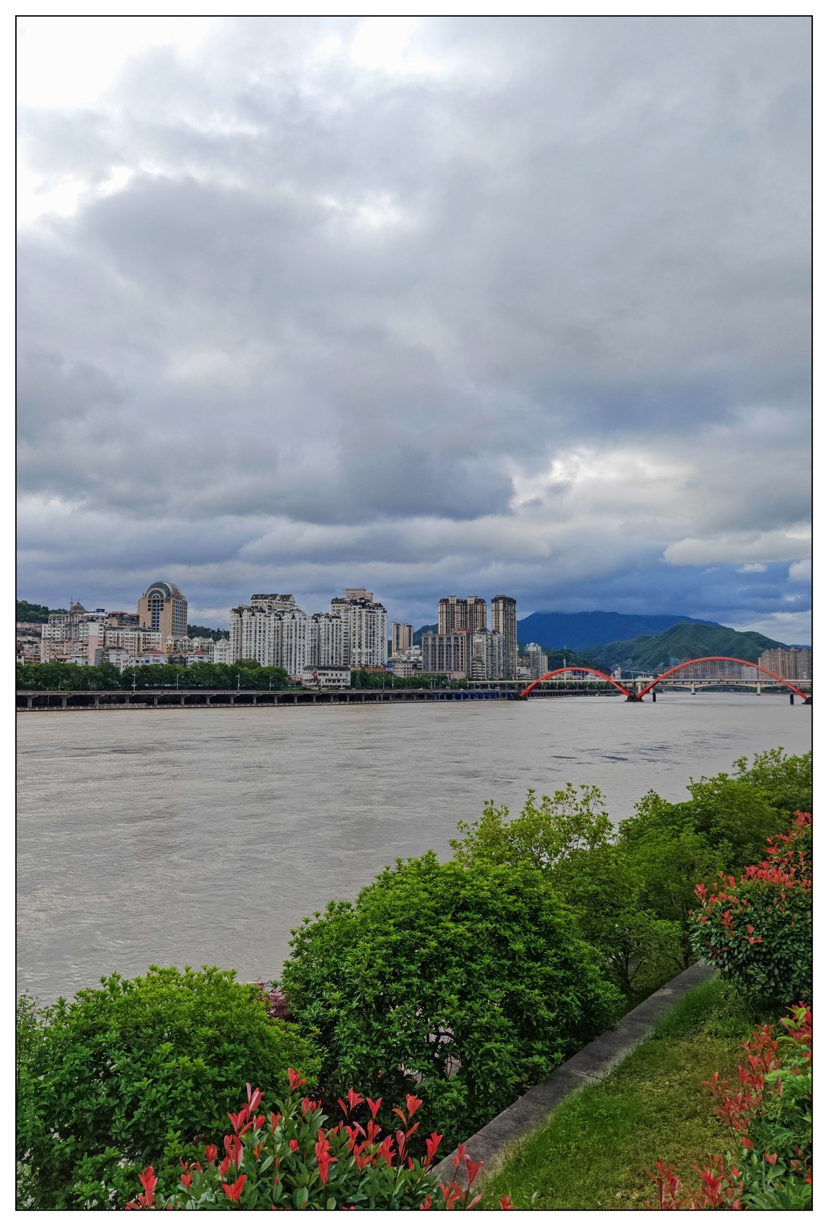 太鹤湖景色（蔚来手机随拍）